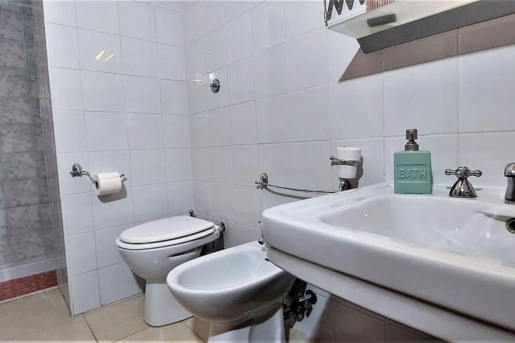 Penthouse Near Central Rome, Free Parking. Apartment Rome