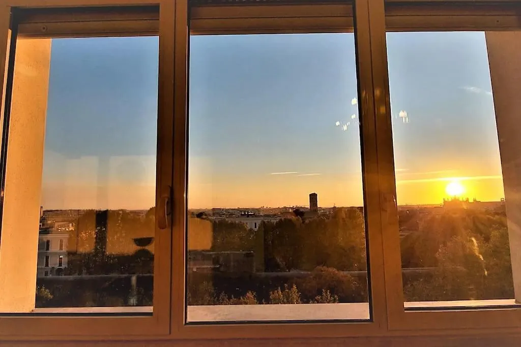 Penthouse Near Central Rome, Free Parking.