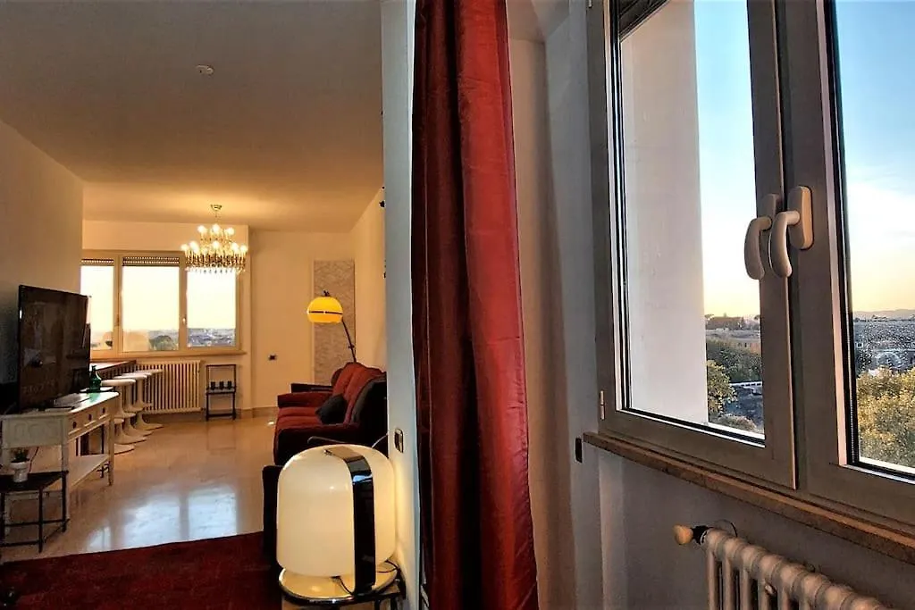 Apartment Penthouse Near Central Rome, Free Parking.