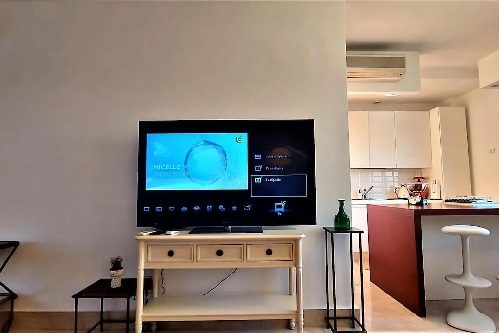 Penthouse Near Central Rome, Free Parking. Roma